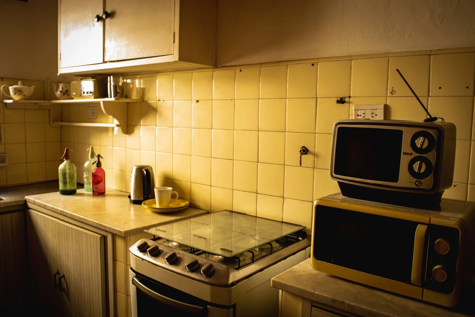 Vintage kitchen with retro appliances, the style a retro microwave is built to match